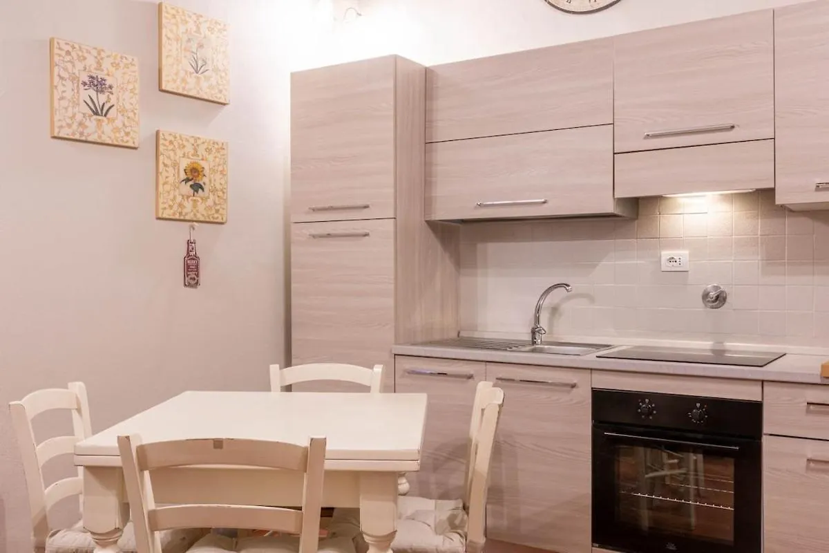 Private Garden Central Apartment Florence