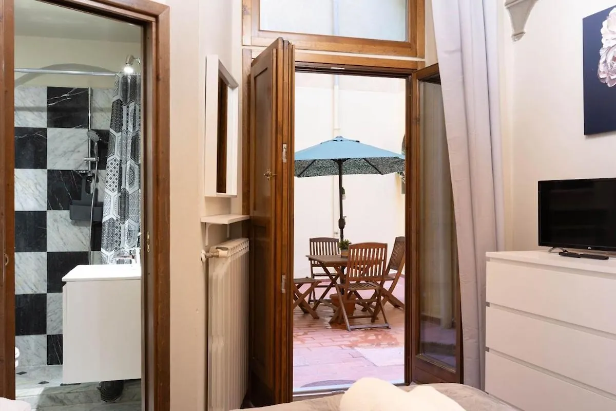 Private Garden Central Apartment Florence 0*,  Italy