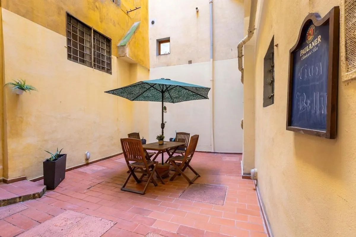 Private Garden Central Apartment Florence 0*,
